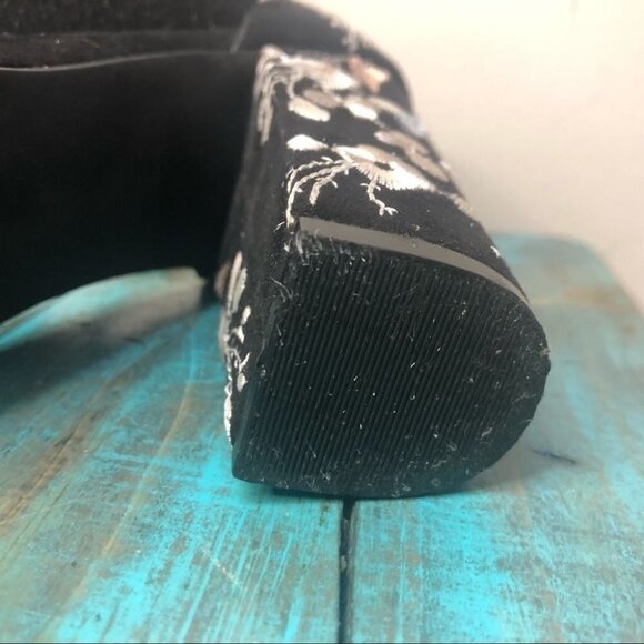 Sugar Black Floral Embroidered Heels Size 7.5 Ankle Strap Chunky Heel Feminine - Picture 10 of 11